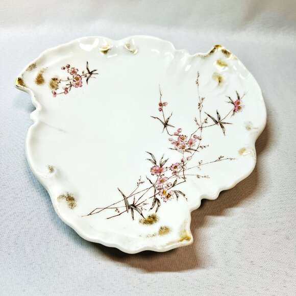 Elegant Antique Gold Trim Pink Floral Embossed Vanity Tray Early 20th Century 8" - Picture 3 of 9